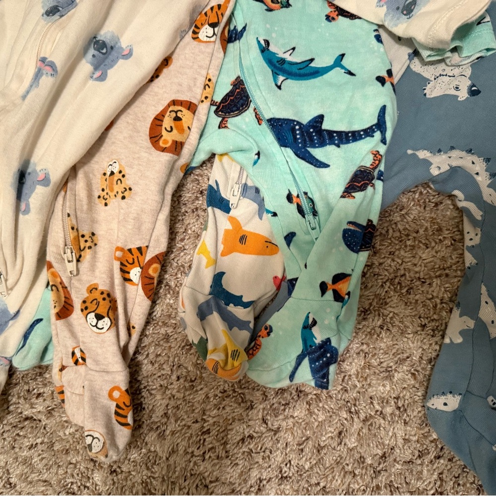 Old Navy Baby PJ Pajama Bundle 3-6M | 5 double Zip Footed Sleepers - Picture 6 of 7